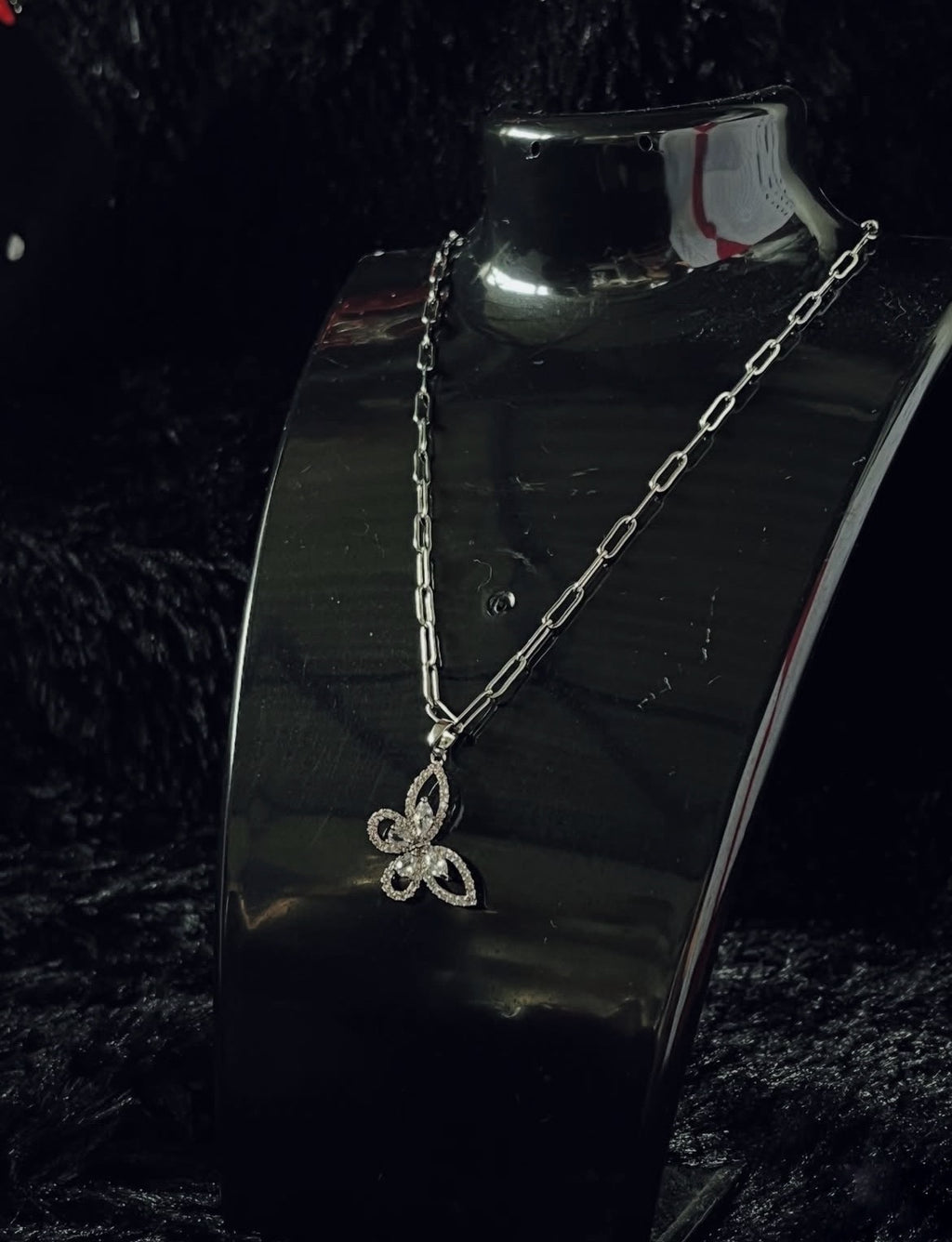 Collar Mariposita
