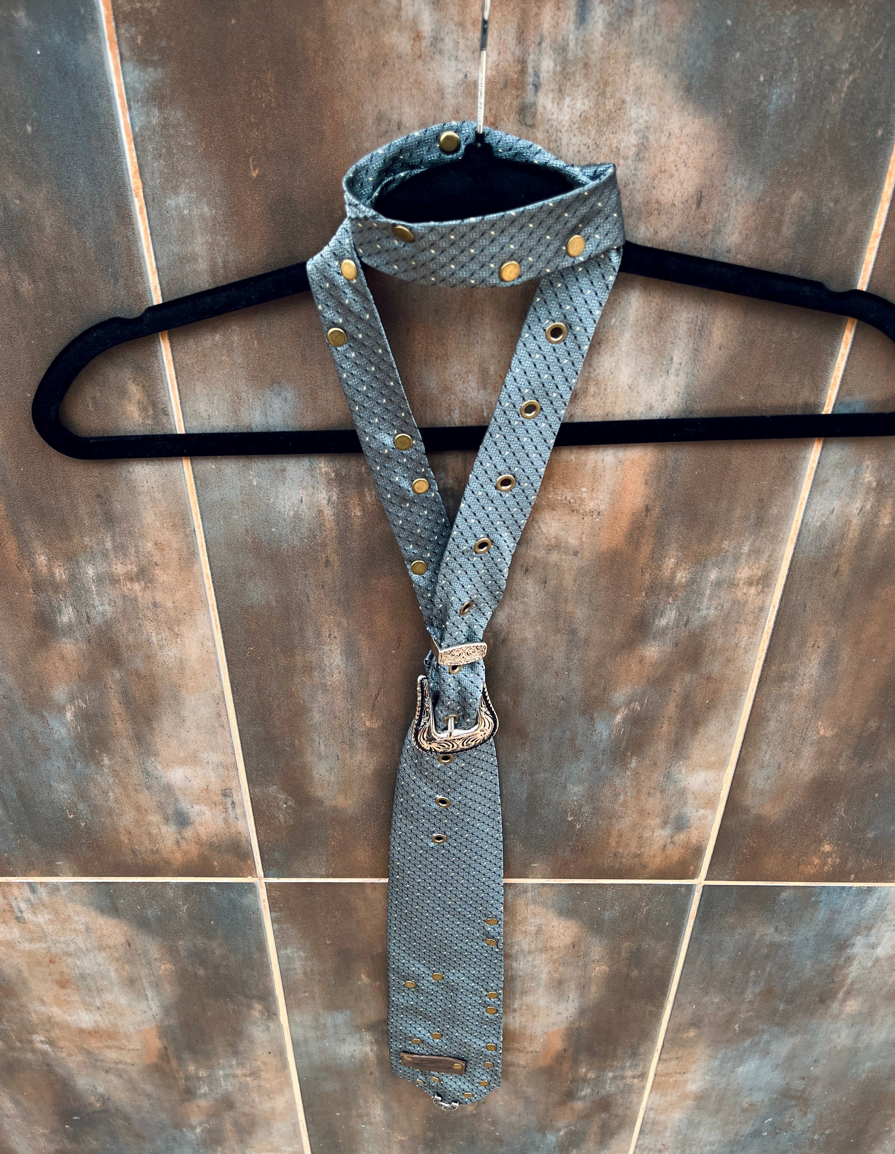 Corbata José Antonio